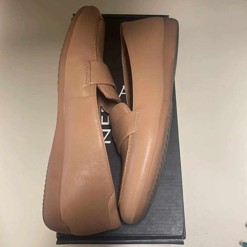 Naturalizer Genn Flow Leather Flat- Size 7.5
